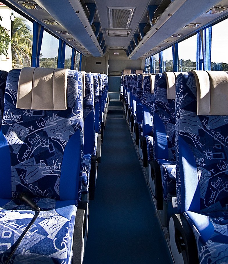 leerer Bus
